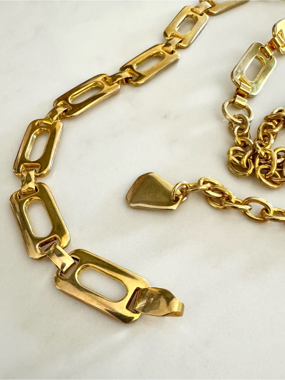 VTG Gold Geometric Link Chain Belt | Adjustable Waist Accessory - Picture 9 of 15